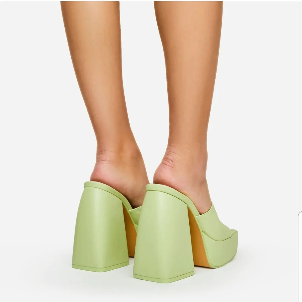 🚨LAST ONE// light Green chunky mule platform - Picture 4 of 12